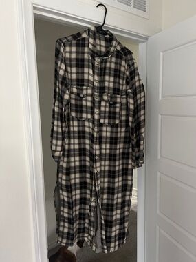 Women’s Sanctuary Long Plaid Button-Up Shirt Dress in Black & Cream